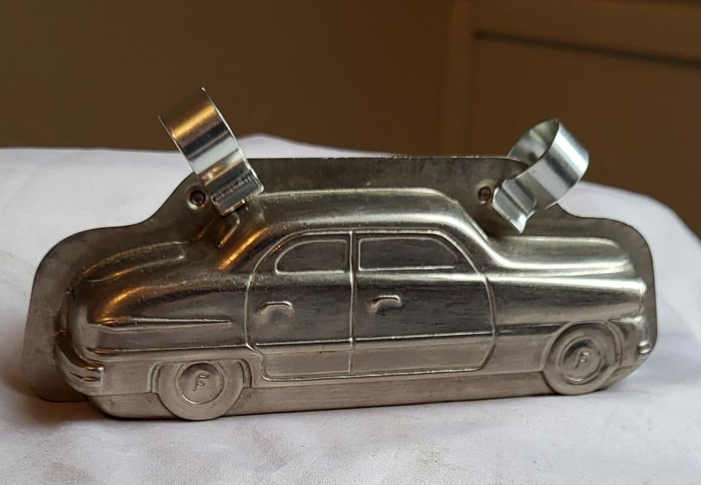 Oude chocoladevorm: OLDTIMER (zgn "hot rod"), Antiek en Kunst, Curiosa en Brocante, Ophalen of Verzenden