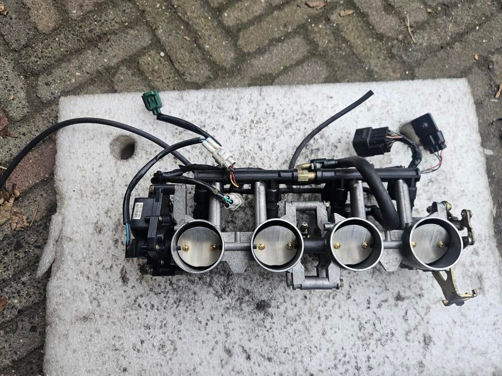 Gasklephuis Suzuki gsxr 1000 k3/k4, Ophalen of Verzenden, Gebruikt