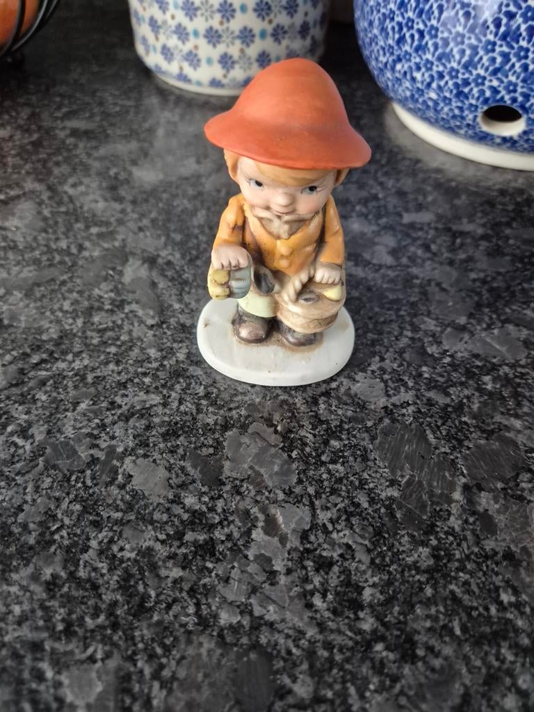 Schattig beeldje van jongetje, Ophalen of Verzenden, Gebruikt, Mens