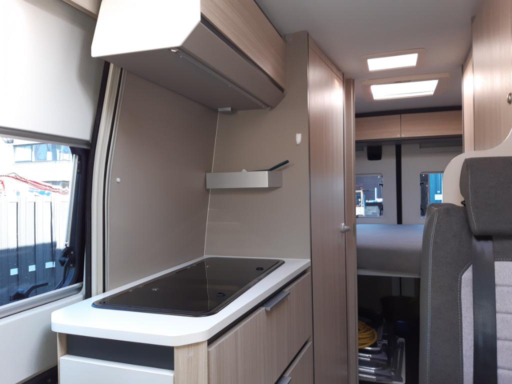 Adria Twin 640 SPX Buscamper in Nieuwstaat, Automaat, Chemisch toilet, Ringverwarming, Tot en met 2