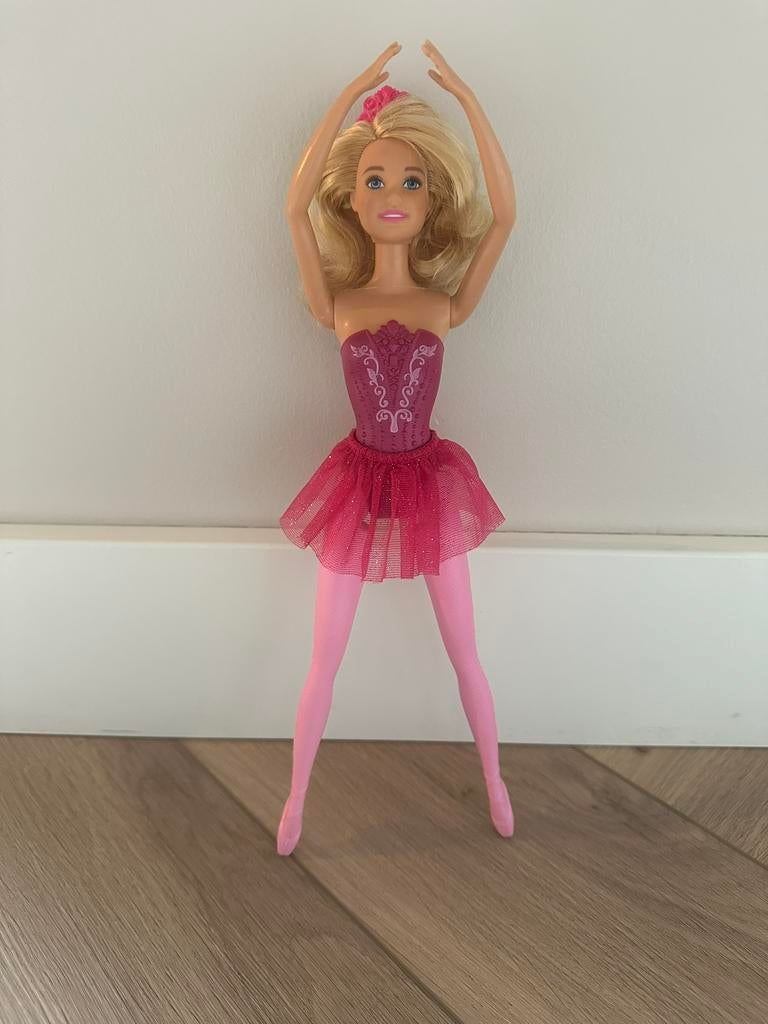 Barbie ballerina., Kinderen en Baby's, Speelgoed | Poppen, Ophalen of Verzenden, Zo goed als nieuw, Barbie