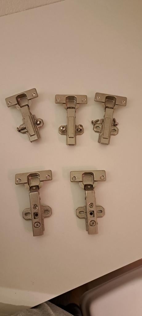 Keuken kastdeur scharnieren, Doe-het-zelf en Verbouw, Hang- en Sluitwerk, Ophalen of Verzenden, Gebruikt, IJzer, Scharnier