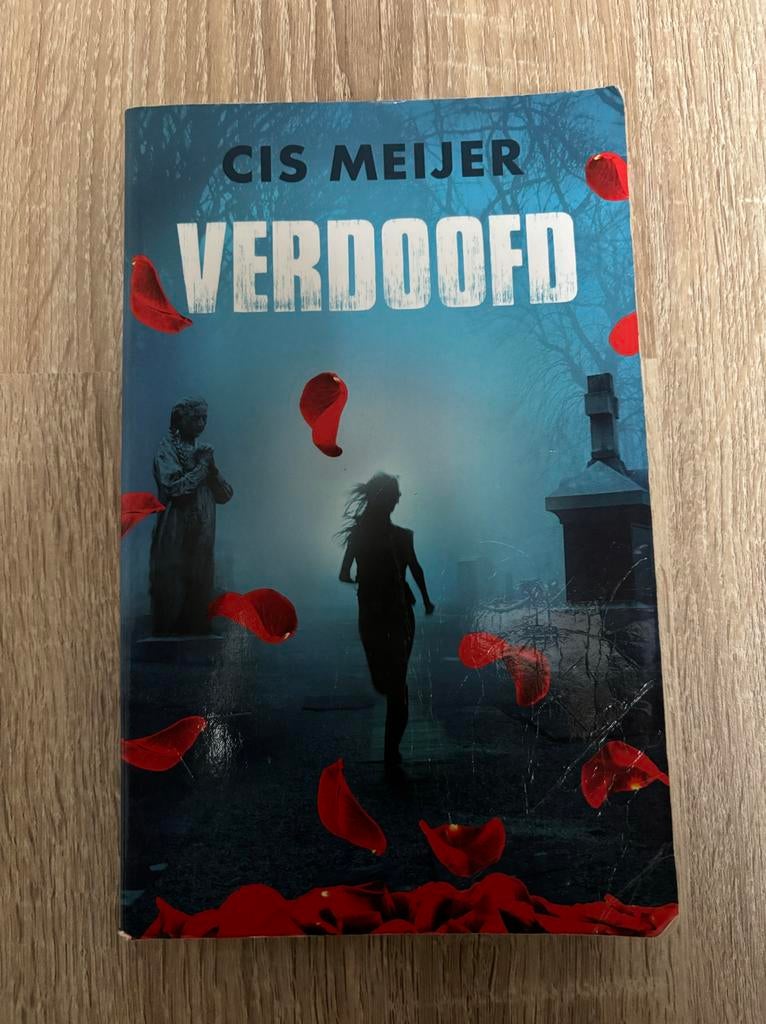 Verdoofd - Cis Meijer, Boeken, Ophalen of Verzenden, Zo goed als nieuw, Nederland