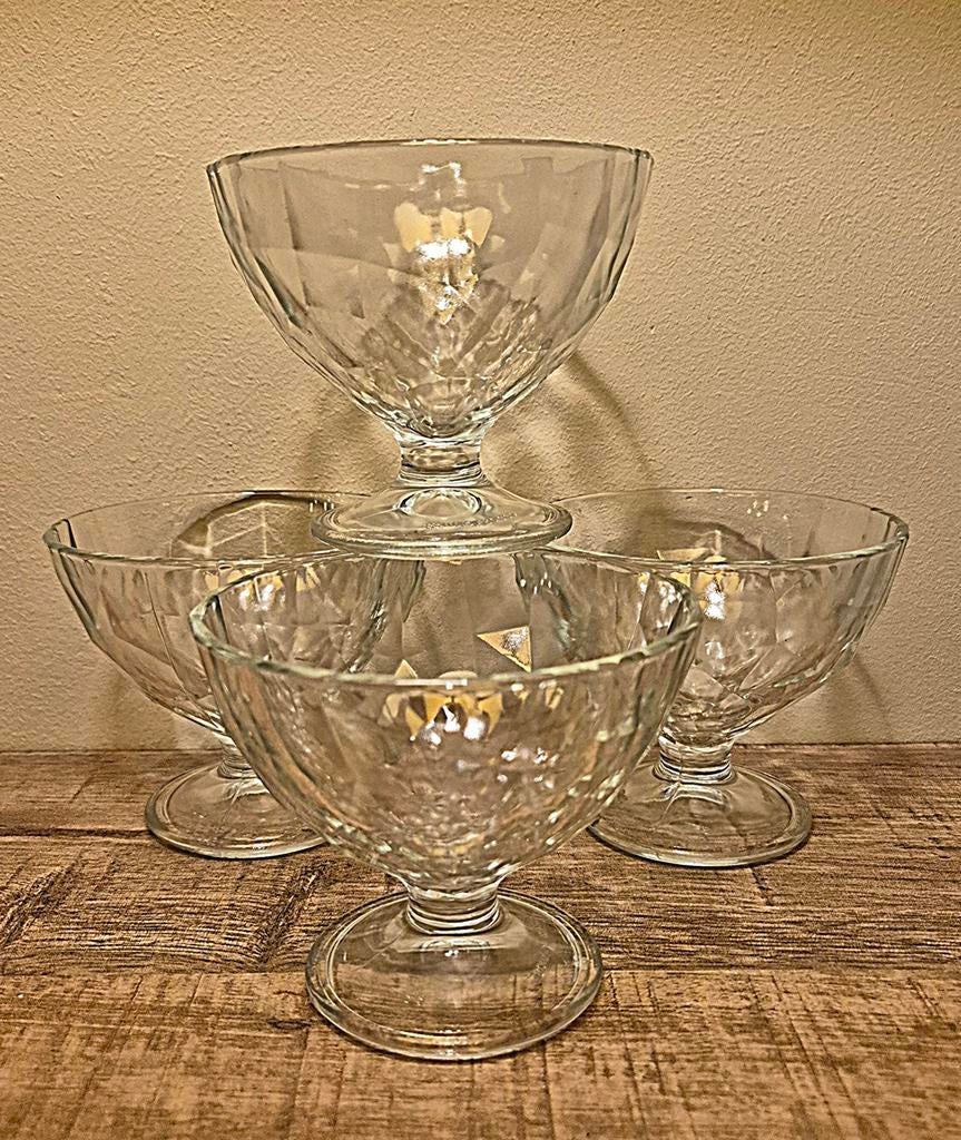4 Bormioli Rocco Diamond dessertcoupe / ijscoupe, Huis en Inrichting, Keuken | Servies, Ophalen of Verzenden, Zo goed als nieuw