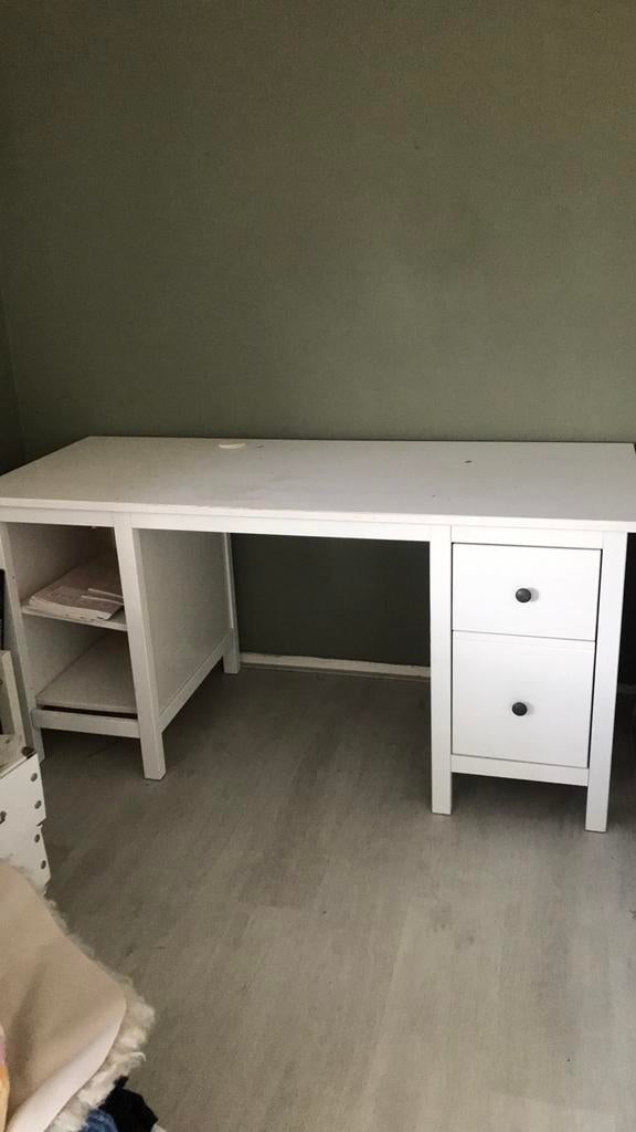 Hemnes buro wit kan een likje verf gebruiken, Ophalen of Verzenden, Gebruikt