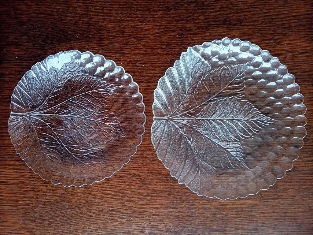 2x Glazen schalen in bladmotief + schaal eenden in vijver, Schaal, Ophalen of Verzenden, Ovaal, Glas