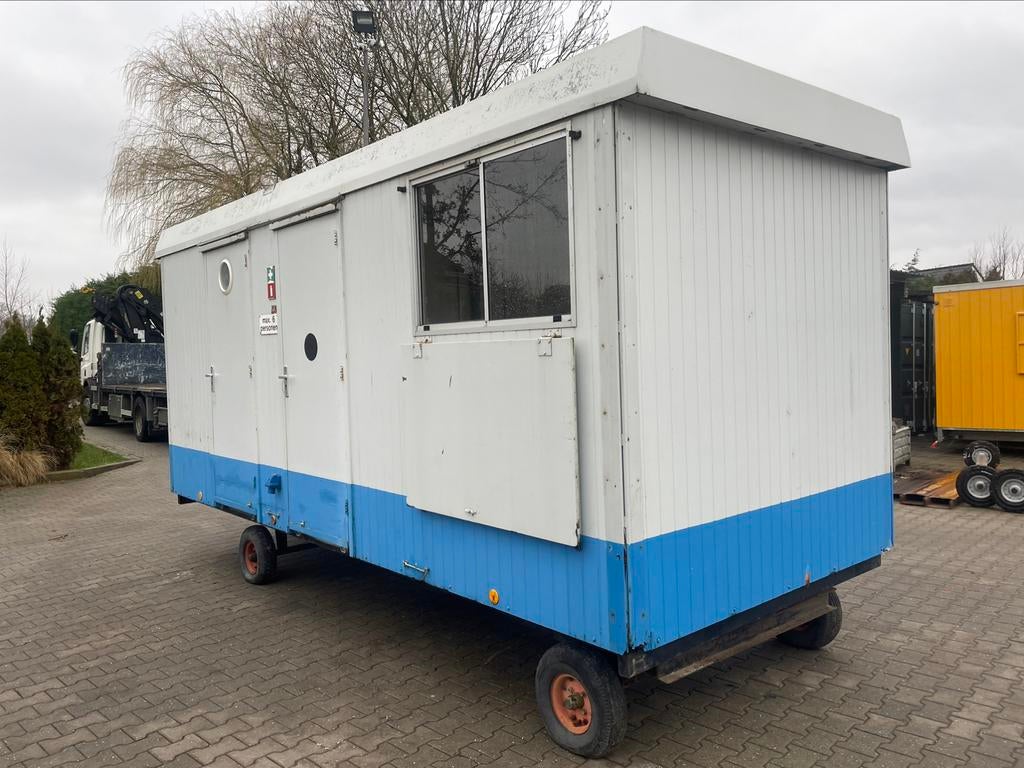 Grote Schaftwagen met berging en toilet, in nette staat, Zakelijke goederen, Machines en Bouw | Keten en Containers, Ophalen of Verzenden