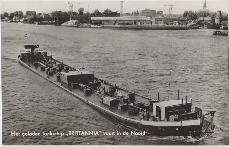 Rotterdam Tankschip Brittannia vaart in de Noord 1962, Verzenden, Zo goed als nieuw, Motorboot, Kaart, Foto of Prent