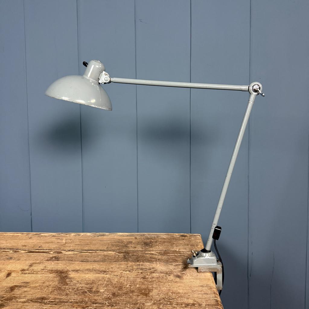 Grijze twee-arms Kaiser Idell klemlamp model 6726 vintage, Gebruikt, -, -, Ophalen of Verzenden