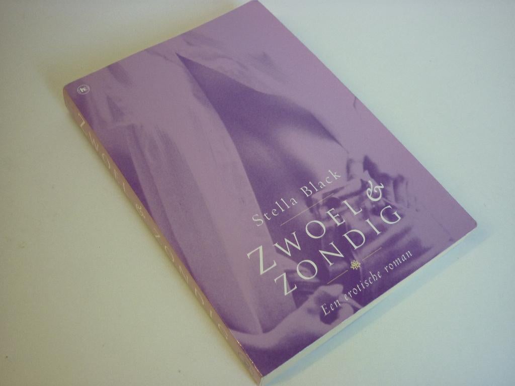 (Erotisch) Stella Black: Zwoel en Zondig, Ophalen of Verzenden, Gelezen