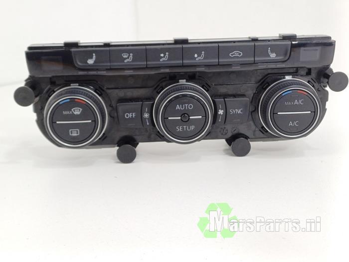Kachel Bedieningspaneel van een Volkswagen Golf, Gebruikt, -, Volkswagen, -