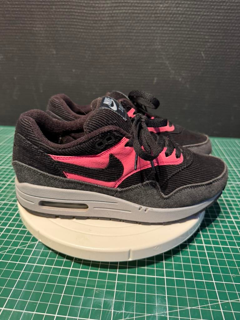 Nike Air Max 1 ID NBY corduroy (2012), Ophalen of Verzenden, Zo goed als nieuw, Hardloopschoenen, Nike