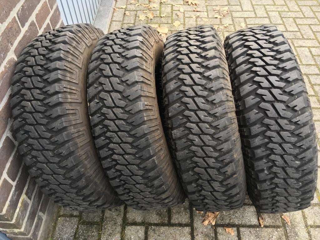 LAND ROVER Defender – Terreinbanden GOODYEAR - MICHELIN XZL, Auto-onderdelen, Banden en Velgen, Ophalen, Overige, 16 inch, Banden en Velgen