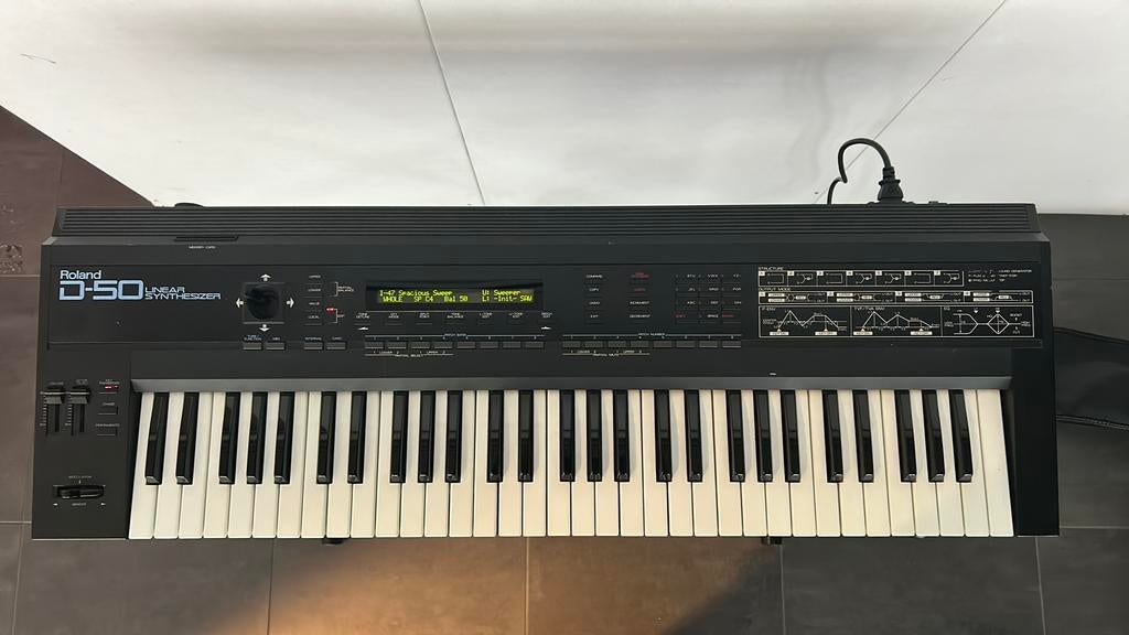 Roland D-50 Synthesizer - Klassieker!, Muziek en Instrumenten, Synthesizers, Gebruikt, 61 toetsen, Roland, Met midi-aansluiting