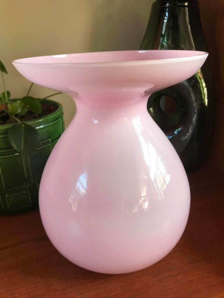 Design vaas Ikea by Barbro Wesslander & Pia Amsell roze, Overige kleuren, Ophalen of Verzenden, Minder dan 50 cm, Glas