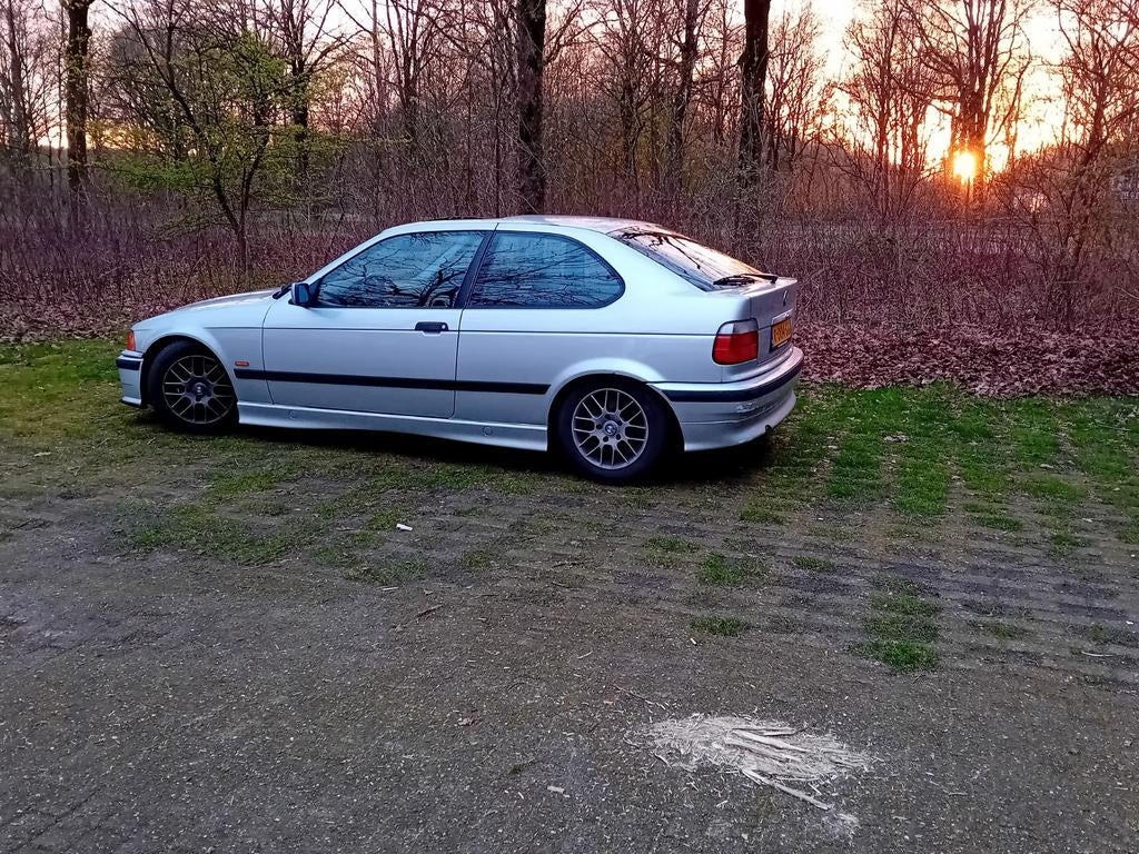 BMW 3-Serie 1.9 I 316 Compact 2000 Grijs, Auto's, BMW, 13 km/l, Achterwielaandrijving, 1250 kg, Zwart