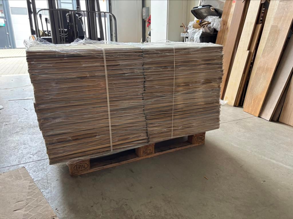 140 m2 nieuw eiken visgraat multivloer . 14 x70 cm topl 4mm, Restpartij, Gebruikt, 50 tot 150 cm, 10 m² of meer