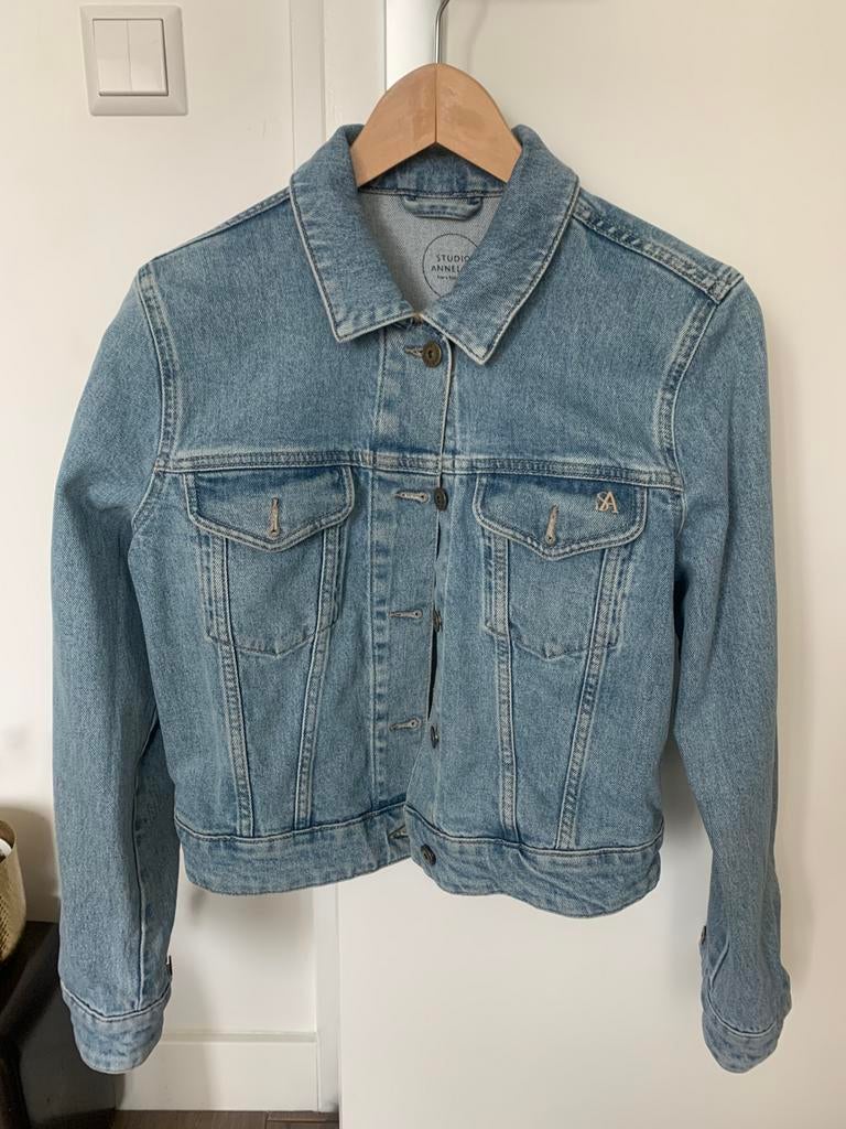 Blauw spijkerjack, Studio Anneloes, maat S, Kleding | Dames, Jassen | Zomer, Ophalen, Zo goed als nieuw, Maat 36 (S), Blauw