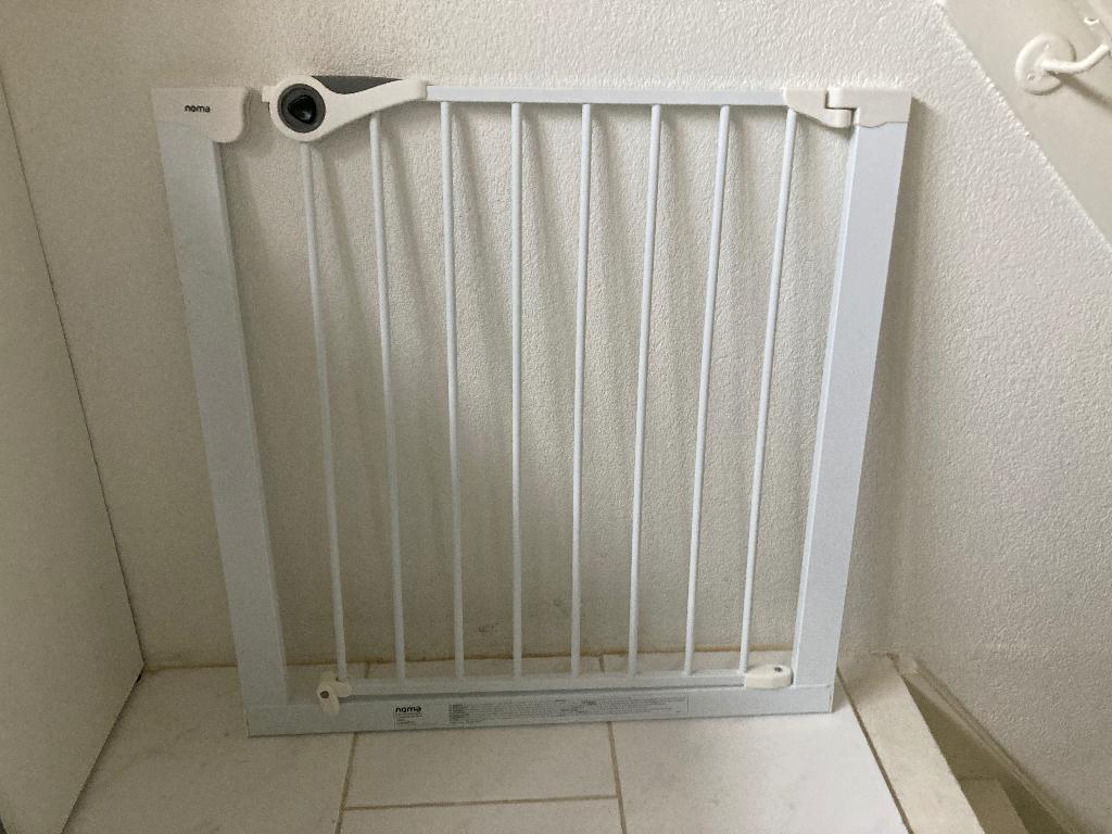 2x Noma klemhekje (75-82 cm), Ophalen, Zo goed als nieuw, Klemhekje, Metaal of IJzer