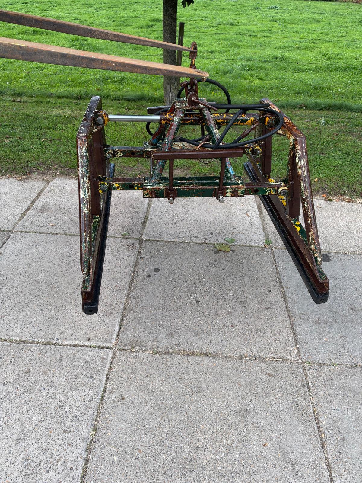 Stenenklem hydraulische Kennis, Ophalen