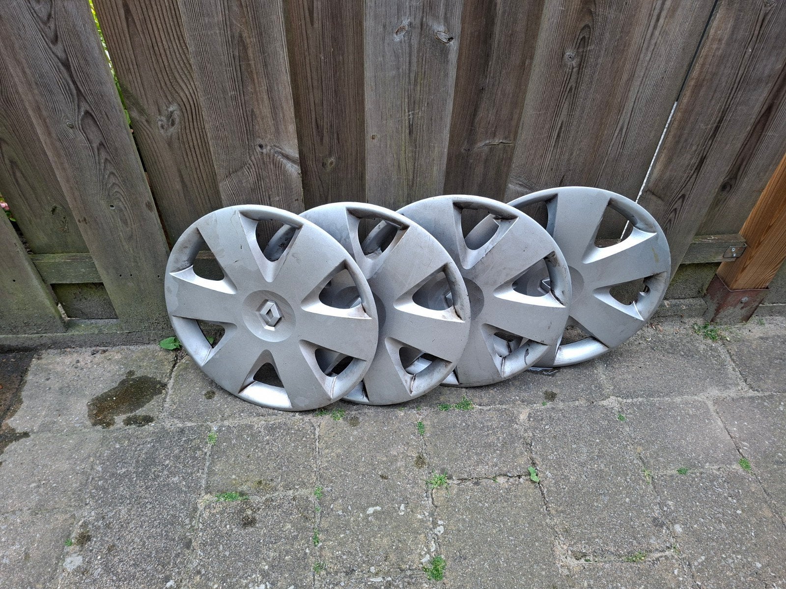 4x Renault wieldoppen 15 inch - Monastella, Ophalen of Verzenden, Gebruikt