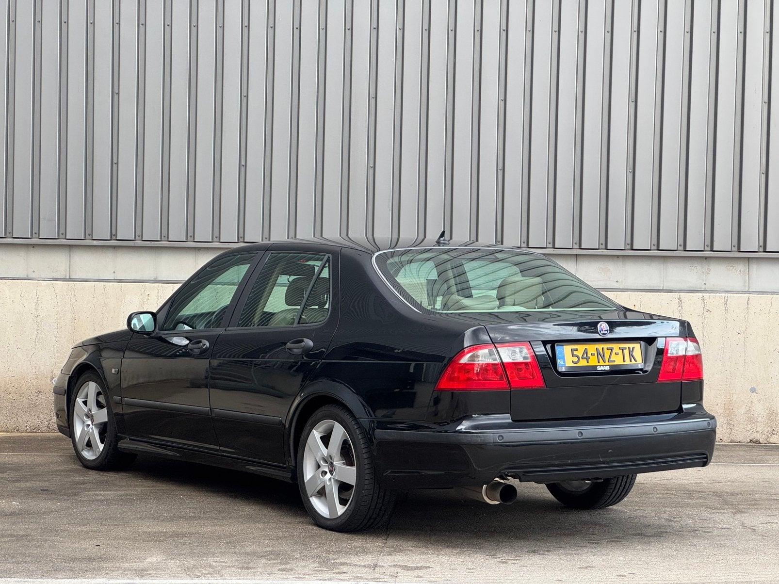 Saab 9-5 2.3 Turbo Aero AUT 2004 Zwart NWE APK, Auto's, 1800 kg, 4 cilinders, 2290 cc, Zwart