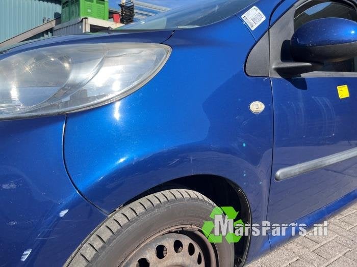 Scherm links-voor van een Peugeot 107 (KNR), Gebruikt, -, -, Ophalen of Verzenden