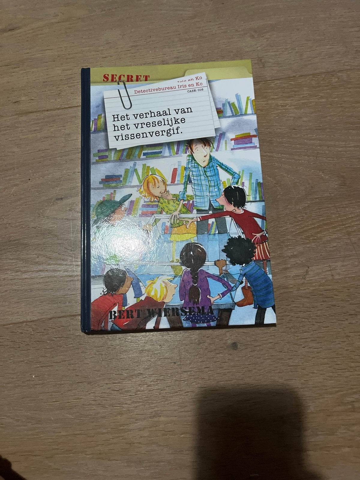 Detectivebureau Iris en Ko - Het verhaal van het vreselijke, Boeken, Ophalen of Verzenden, Zo goed als nieuw