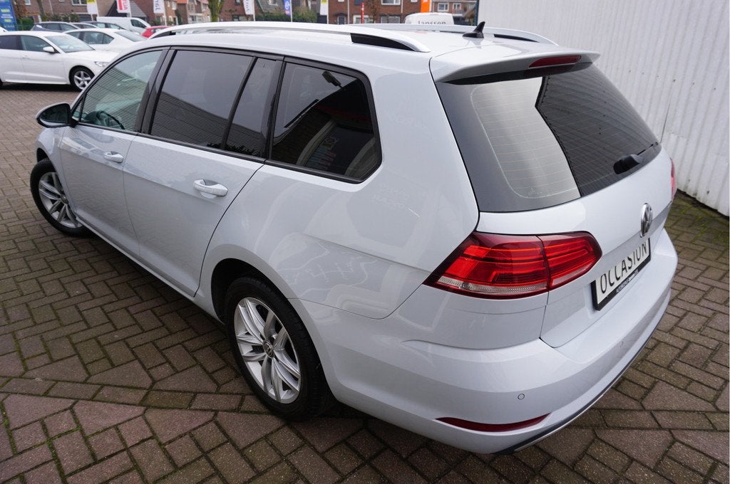 Volkswagen Golf Variant 1.0 TSI Comfortline Auotmaat, Auto's, Stof, Gebruikt, Zwart, Wit