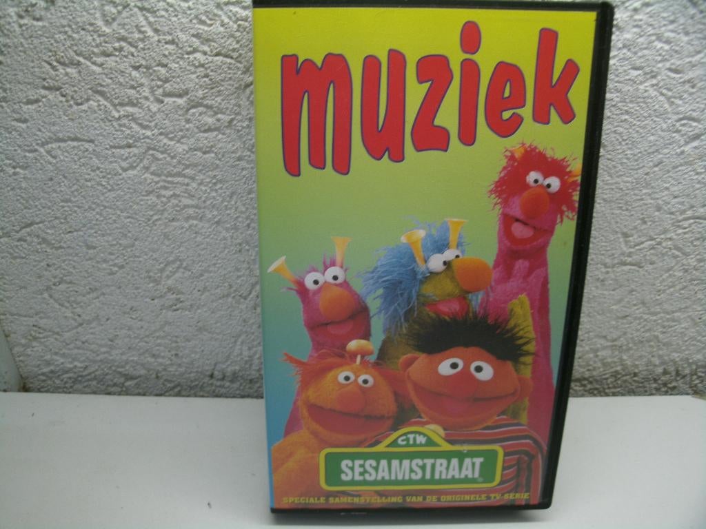 vhs 75a sesamstraat muziek, Cd's en Dvd's, VHS | Kinderen en Jeugd, Alle leeftijden, Ophalen of Verzenden, Gebruikt, Overige typen