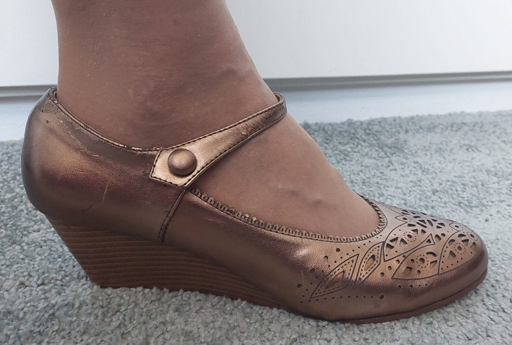 Schoenen: Goud/bruine pumps - W.L.S.-maat 40, Zwart, Ophalen of Verzenden, Sneakers of Gympen, Zo goed als nieuw