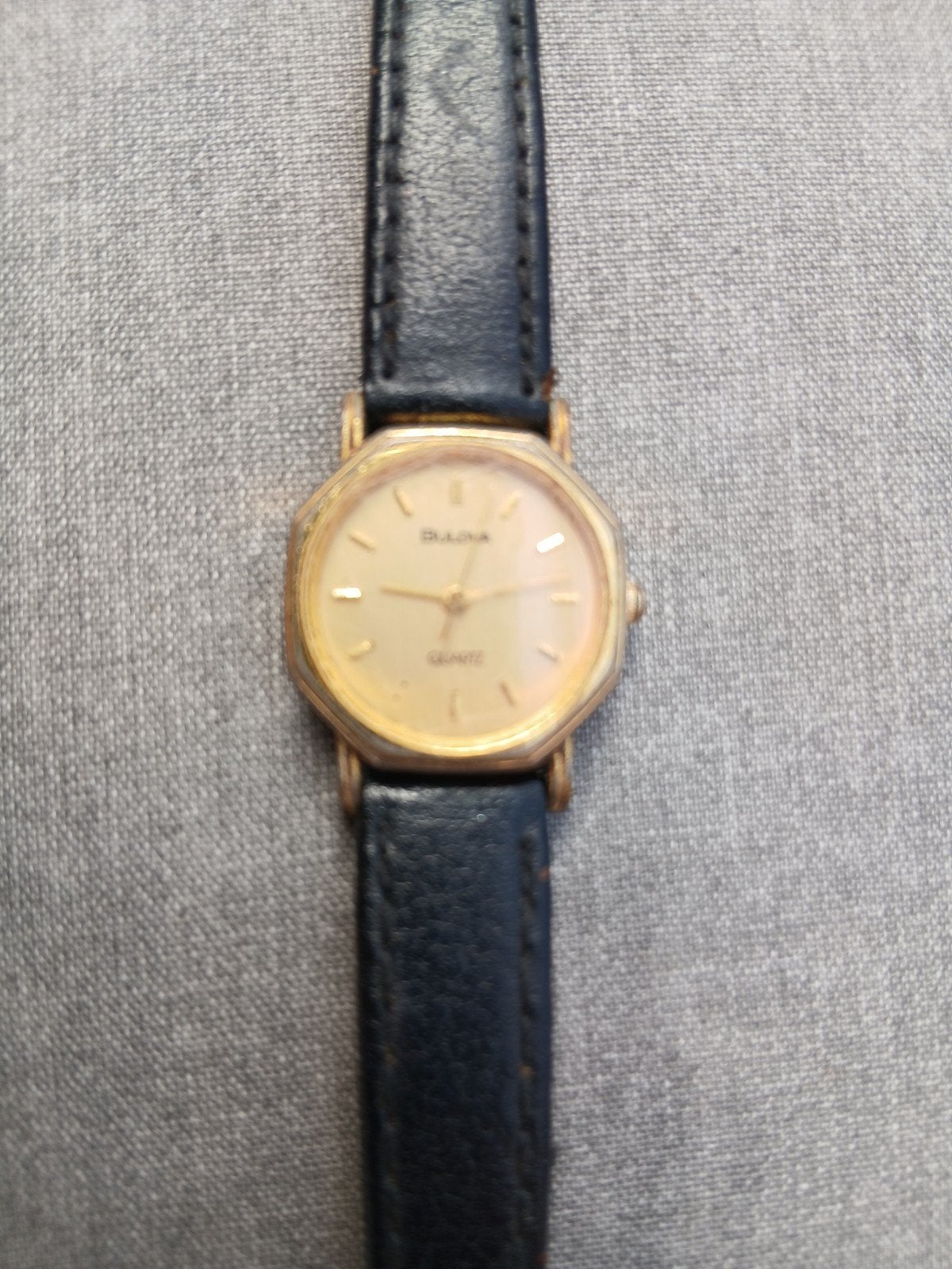 Vintage Bulova dameshorloge (defect!), Sieraden, Tassen en Uiterlijk, Ophalen of Verzenden, Staal, Overige merken, 1960 of later