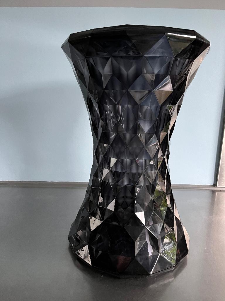 Kartell stone donkerpaars tafeltje, Rond, Zo goed als nieuw, Modern, Ophalen