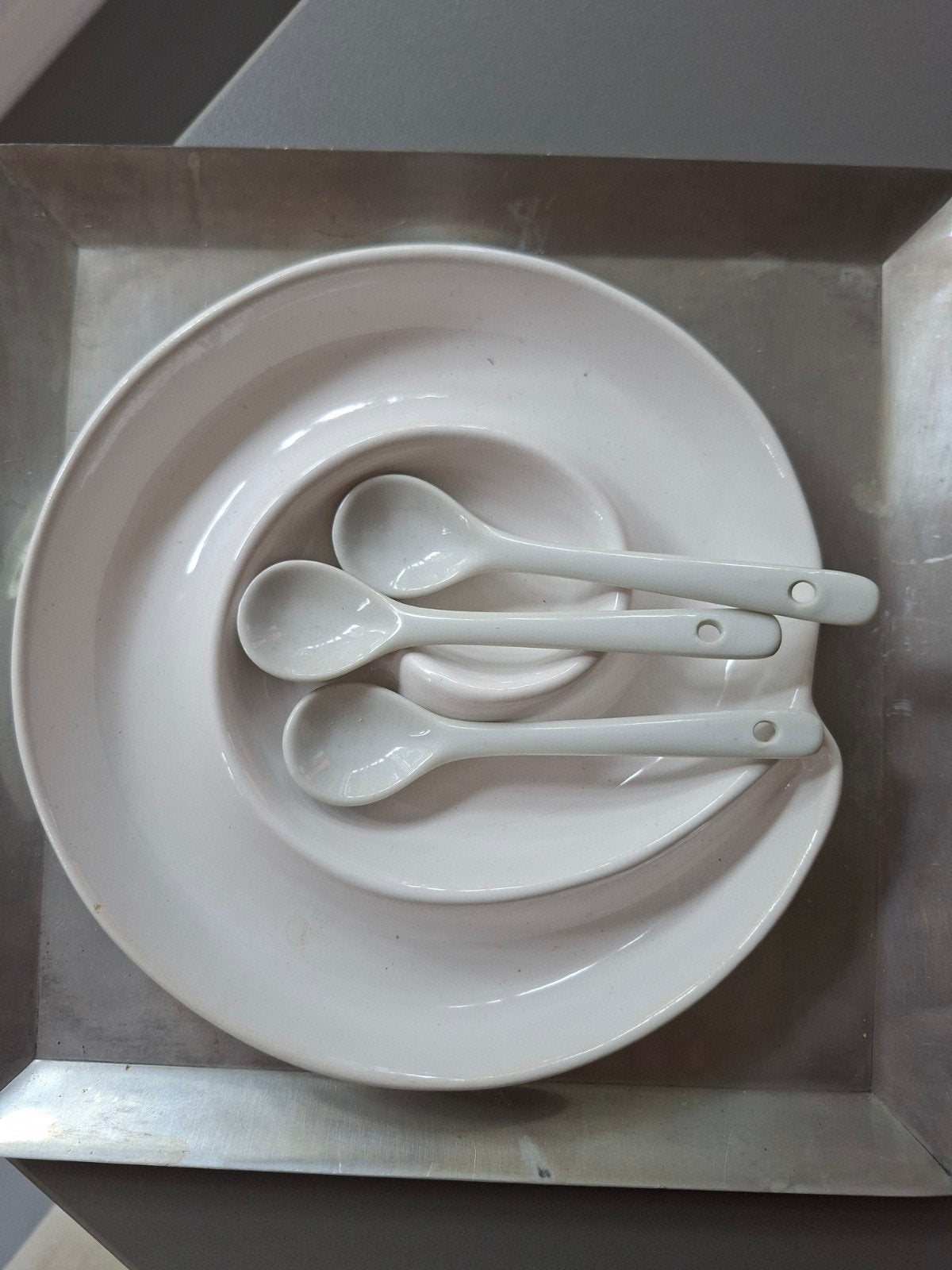 Amuseset met 3 lepels op dienblad/ schaal, Huis en Inrichting, Keuken | Servies, Ophalen of Verzenden, Overige materialen, Overige stijlen