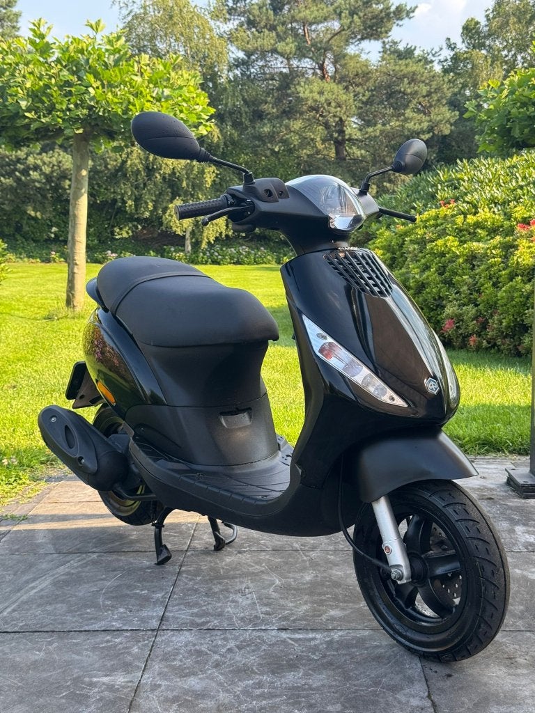 ⭐️Piaggio zip 4 takt 50cc carburateur in nieuwstaat⭐️, Fietsen en Brommers, Scooters | Piaggio, Niet ingevuld, Niet ingevuld, Niet ingevuld
