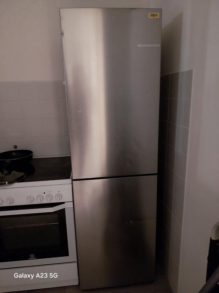 Bosch Koelkast met lichte schade aan de buitenkant, Gebruikt, 60 cm of meer, Met aparte vriezer, 160 cm of meer