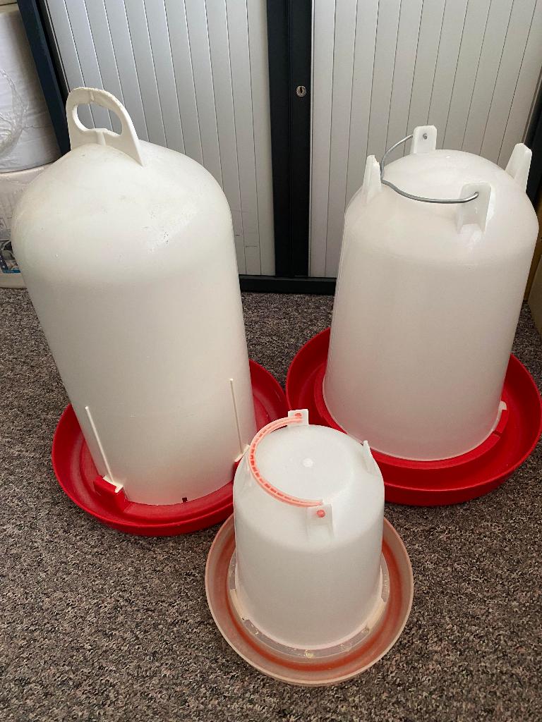 Drink emmers voor kippen, Dieren en Toebehoren, Overige Dieren-accessoires, Ophalen of Verzenden, Gebruikt