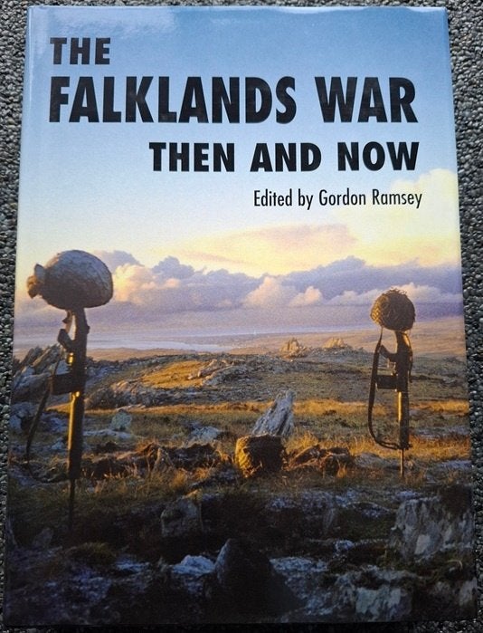 The Falklands War - Then and Now, Ophalen of Verzenden, Landmacht, Engeland, Boek of Tijdschrift