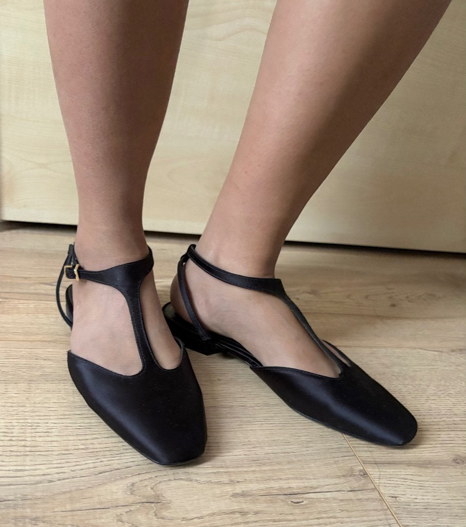 Zara flat sandal, Zo goed als nieuw, Zara, Zwart, Sandalen of Muiltjes