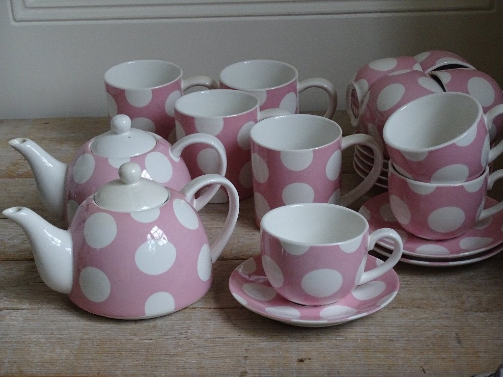 Servies, Maxwell & Williams POLKADOT roze, zo goed als nieuw, Overige merken, Overige typen, Ophalen of Verzenden, Zo goed als nieuw