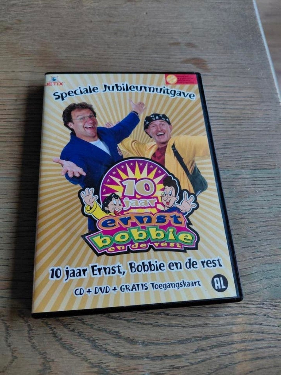 10 Jaar Ernst, Bobbie En De Rest jubileumuitgave cd+dvd, Cd's en Dvd's, Alle leeftijden, Tv-serie, Ophalen of Verzenden, Zo goed als nieuw