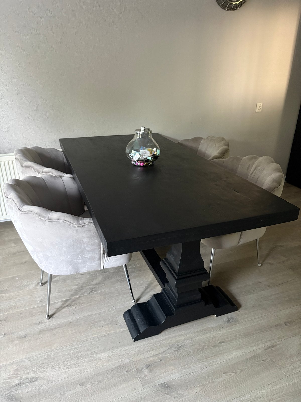 4 schelp eetstoelen velvet taupe, Huis en Inrichting, Ophalen, Gebruikt, Overige kleuren, Vier