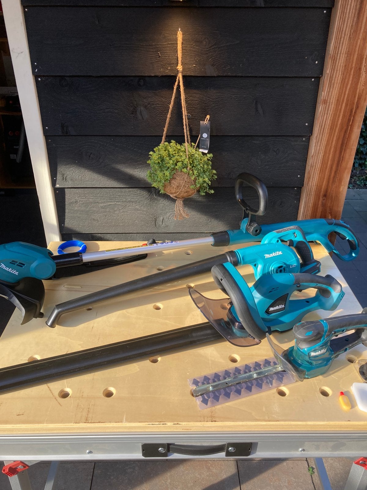Makita 4-delige 18V LXT Set bladblazer heggenschaar trimmer, Ophalen, Zo goed als nieuw, Accu
