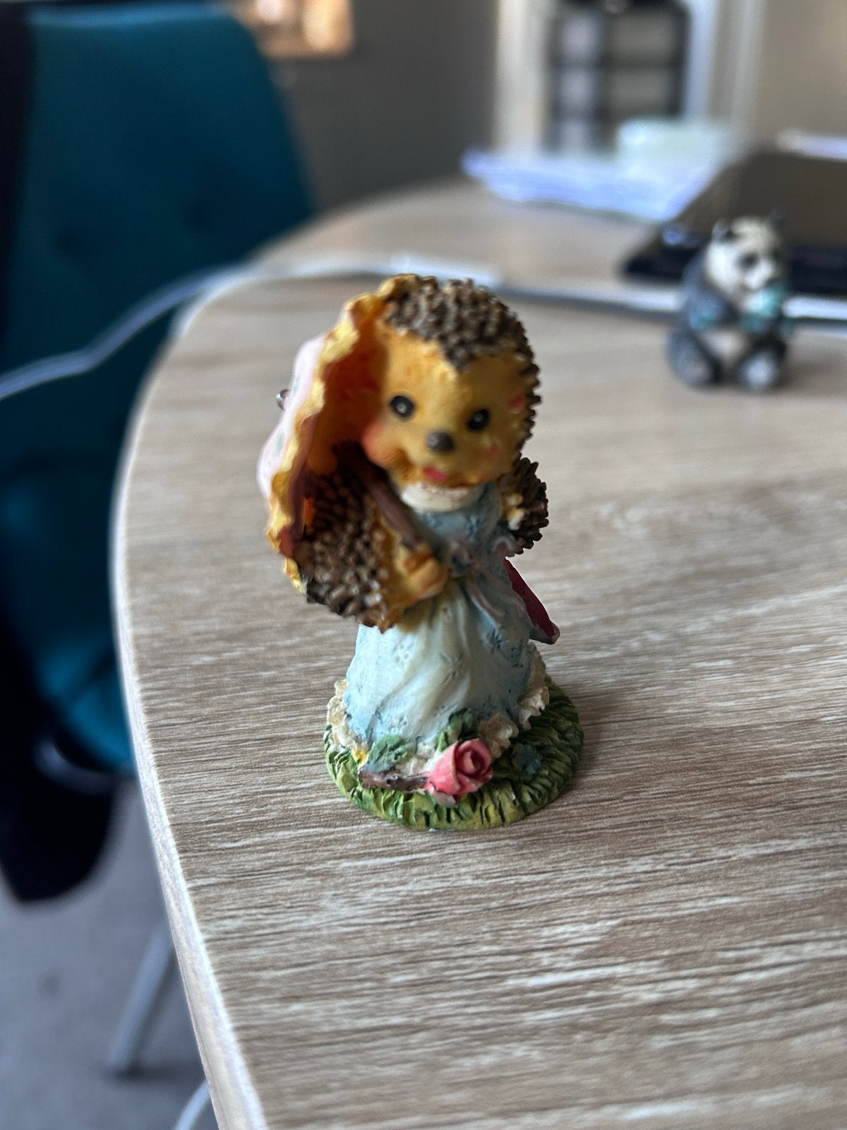 Schattig Egel Beeldje - 5 cm, Ophalen of Verzenden, Zo goed als nieuw