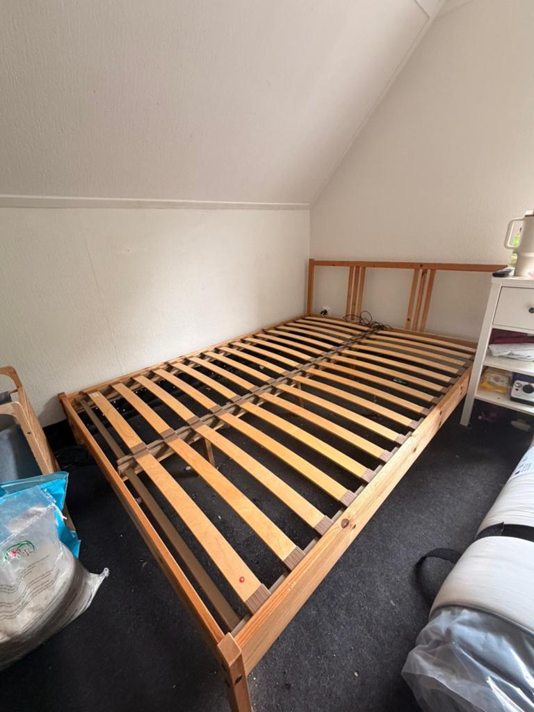 Goed bed t.e.a.b., Huis en Inrichting, Slaapkamer | Bedden, Ophalen, Zo goed als nieuw, Tweepersoons, Hout