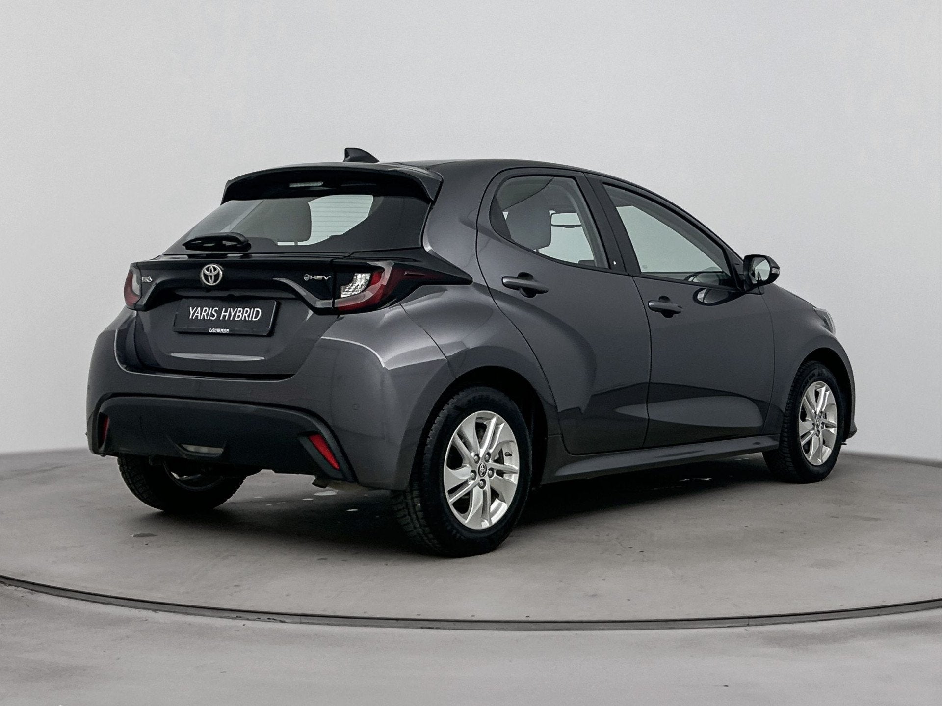 Toyota Yaris 1.5 Hybrid 115 Dynamic Limited | Stuur-Stoelver, 12 maanden, Stof, Gebruikt, 116 pk