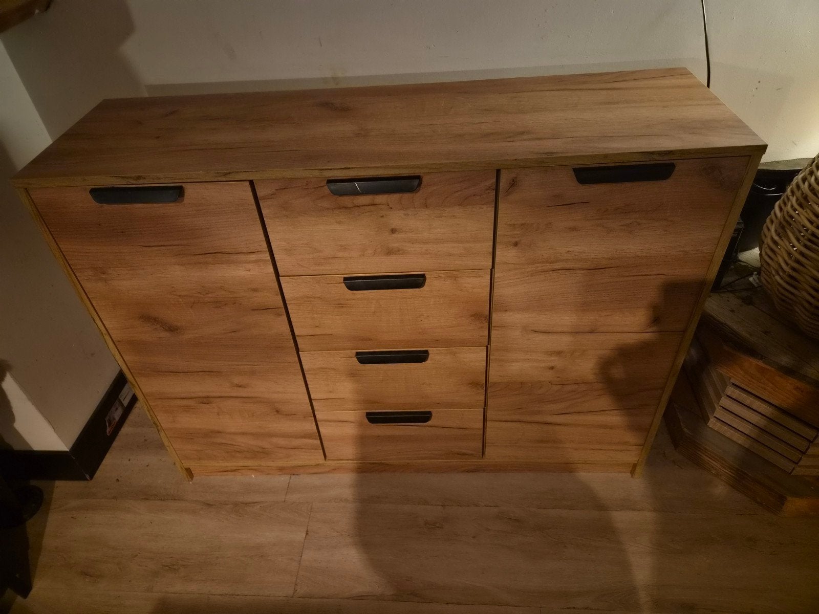 JENSLEV Dressoir 2 deuren 4 lades wild naturel eiken kleur, Ophalen, 100 tot 150 cm, Zo goed als nieuw, 25 tot 50 cm