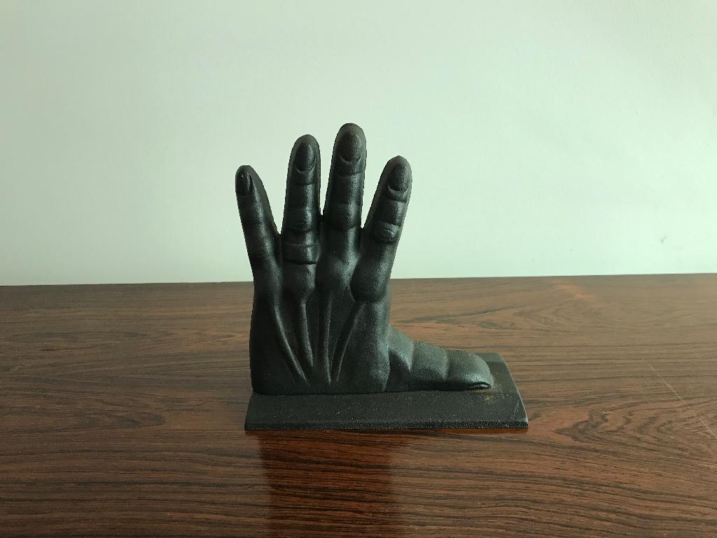Gietijzer Anatomische hand boekensteun decoratie, Antiek en Kunst, Ophalen of Verzenden