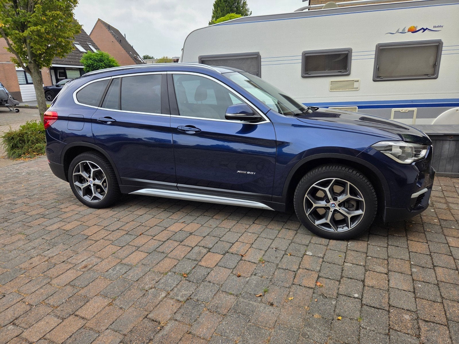 BMW X1 20I Xdrive Aut8 2017 Blauw, 1998 cc, 2000 kg, Blauw, Vierwielaandrijving