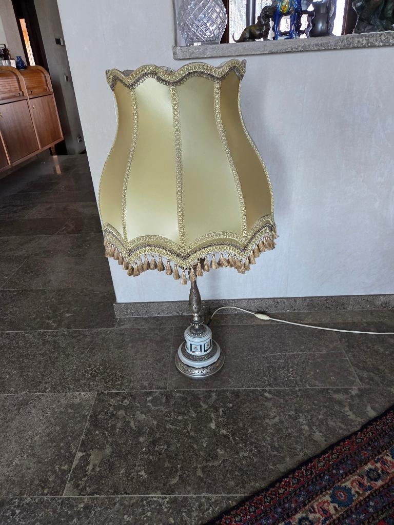 Vintage tafellamp met stoffen kap en franjes, Huis en Inrichting, Lampen | Tafellampen, Gebruikt, Minder dan 50 cm, Ophalen